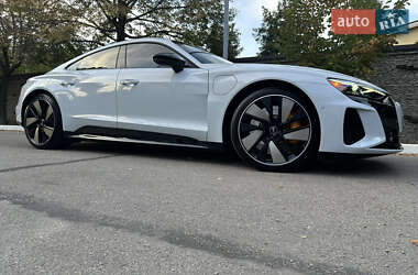 Купе Audi RS e-tron GT 2022 в 