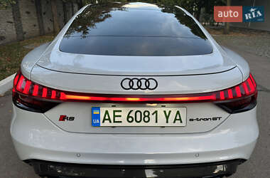 Купе Audi RS e-tron GT 2022 в 