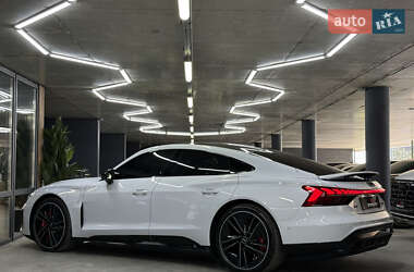 Купе Audi RS e-tron GT 2022 в 