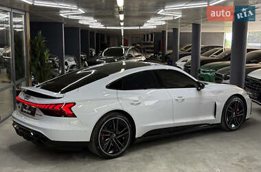 Купе Audi RS e-tron GT 2022 в 