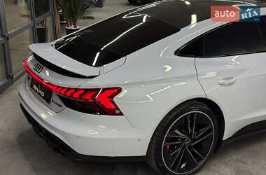 Купе Audi RS e-tron GT 2022 в 