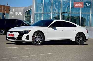 Купе Audi RS e-tron GT 2024 в 