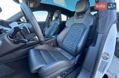 Купе Audi RS e-tron GT 2024 в 