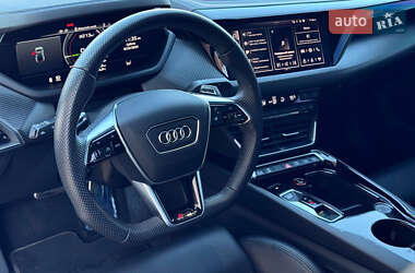Купе Audi RS e-tron GT 2024 в 