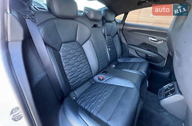 Купе Audi RS e-tron GT 2024 в 