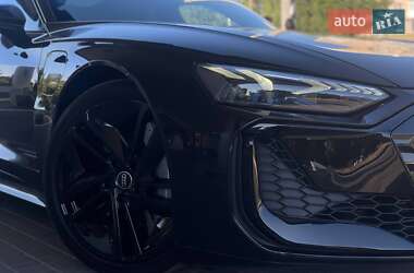 Купе Audi RS e-tron GT 2023 в 