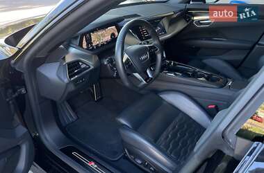 Купе Audi RS e-tron GT 2023 в 