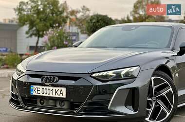 Купе Audi RS e-tron GT 2022 в 