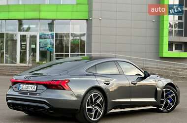 Купе Audi RS e-tron GT 2022 в 