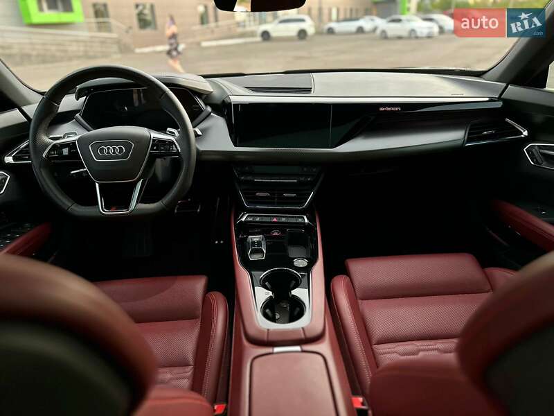 Купе Audi RS e-tron GT 2022 в Кривом Роге