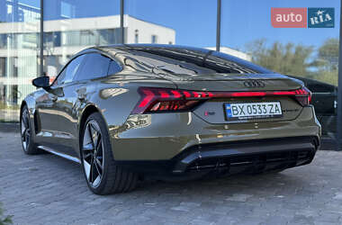 Купе Audi RS e-tron GT 2021 в 