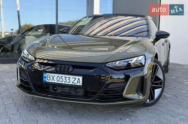 Купе Audi RS e-tron GT 2021 в 