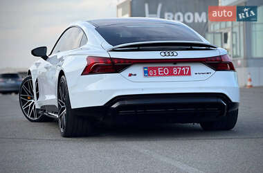 Купе Audi RS e-tron GT 2024 в 