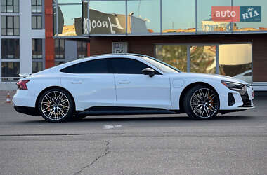 Купе Audi RS e-tron GT 2024 в 