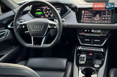 Купе Audi RS e-tron GT 2024 в 