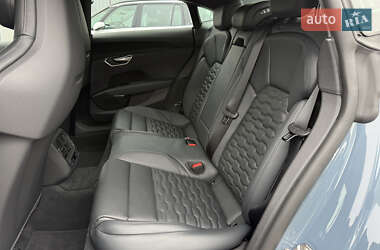 Купе Audi RS e-tron GT 2024 в 
