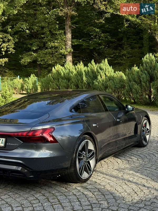 Купе Audi RS e-tron GT 2022 в Мукачево