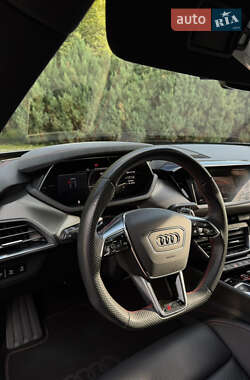 Купе Audi RS e-tron GT 2022 в 