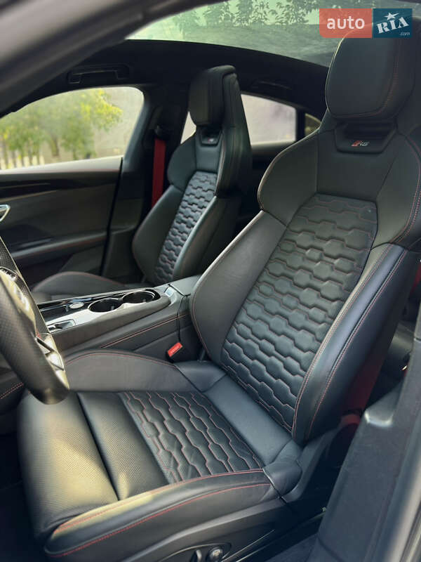 Купе Audi RS e-tron GT 2022 в Мукачево