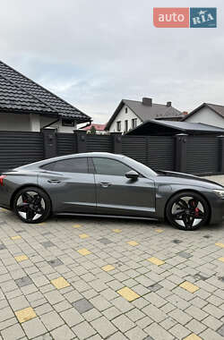 Купе Audi RS e-tron GT 2021 в 