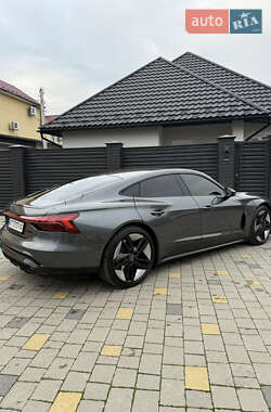 Купе Audi RS e-tron GT 2021 в 