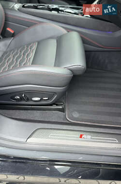 Купе Audi RS e-tron GT 2021 в 