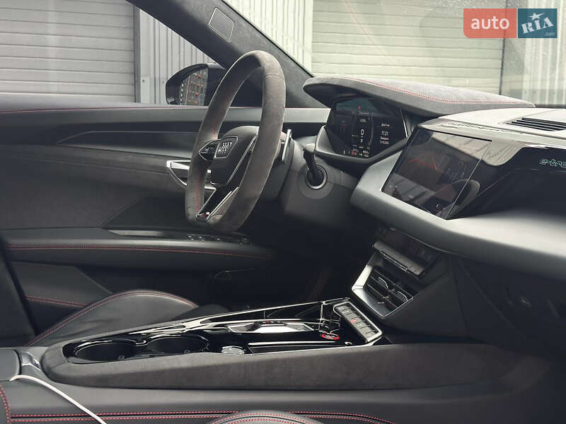 Купе Audi RS e-tron GT 2023 в Киеве