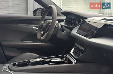 Купе Audi RS e-tron GT 2023 в 