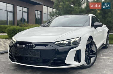 Купе Audi RS e-tron GT 2021 в 