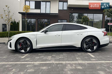 Купе Audi RS e-tron GT 2021 в 