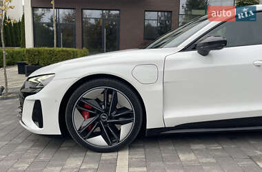 Купе Audi RS e-tron GT 2021 в 