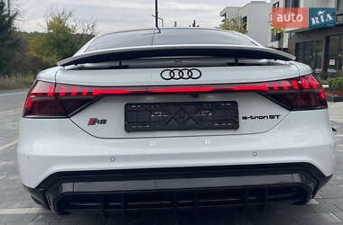 Купе Audi RS e-tron GT 2021 в 