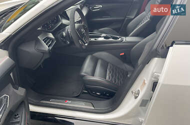 Купе Audi RS e-tron GT 2021 в 