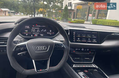 Купе Audi RS e-tron GT 2021 в 