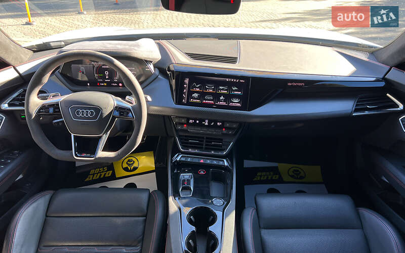 Купе Audi RS e-tron GT 2021 в Львові