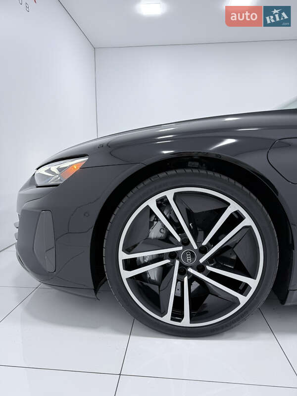Купе Audi RS e-tron GT 2023 в Одесі