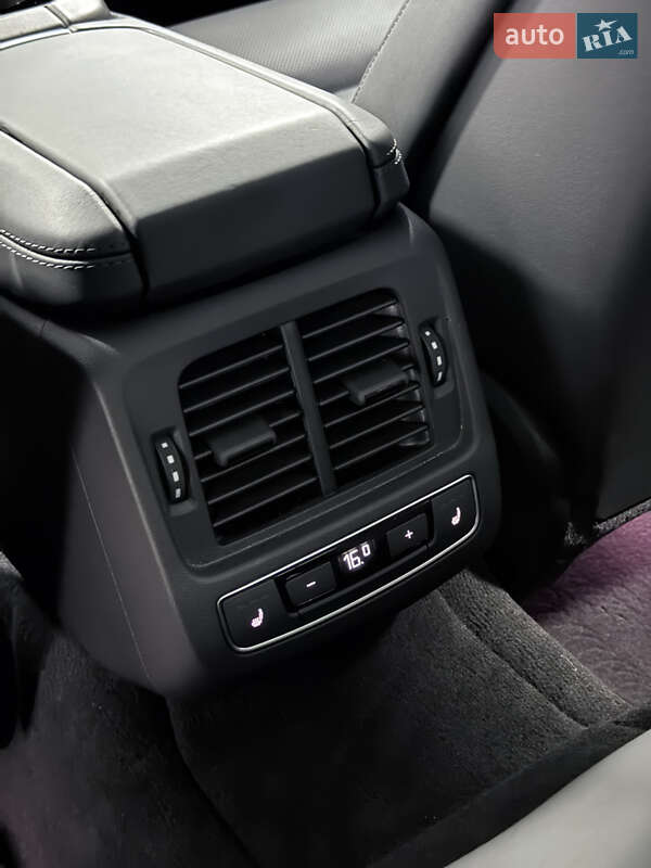 Купе Audi RS e-tron GT 2023 в Одесі