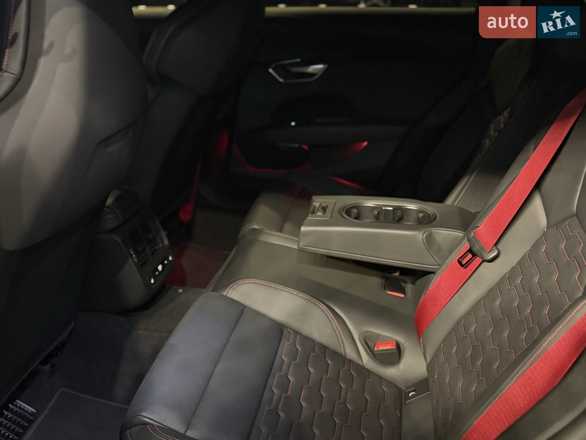 2021 Audi RS e-tron GT - мініатюра 32