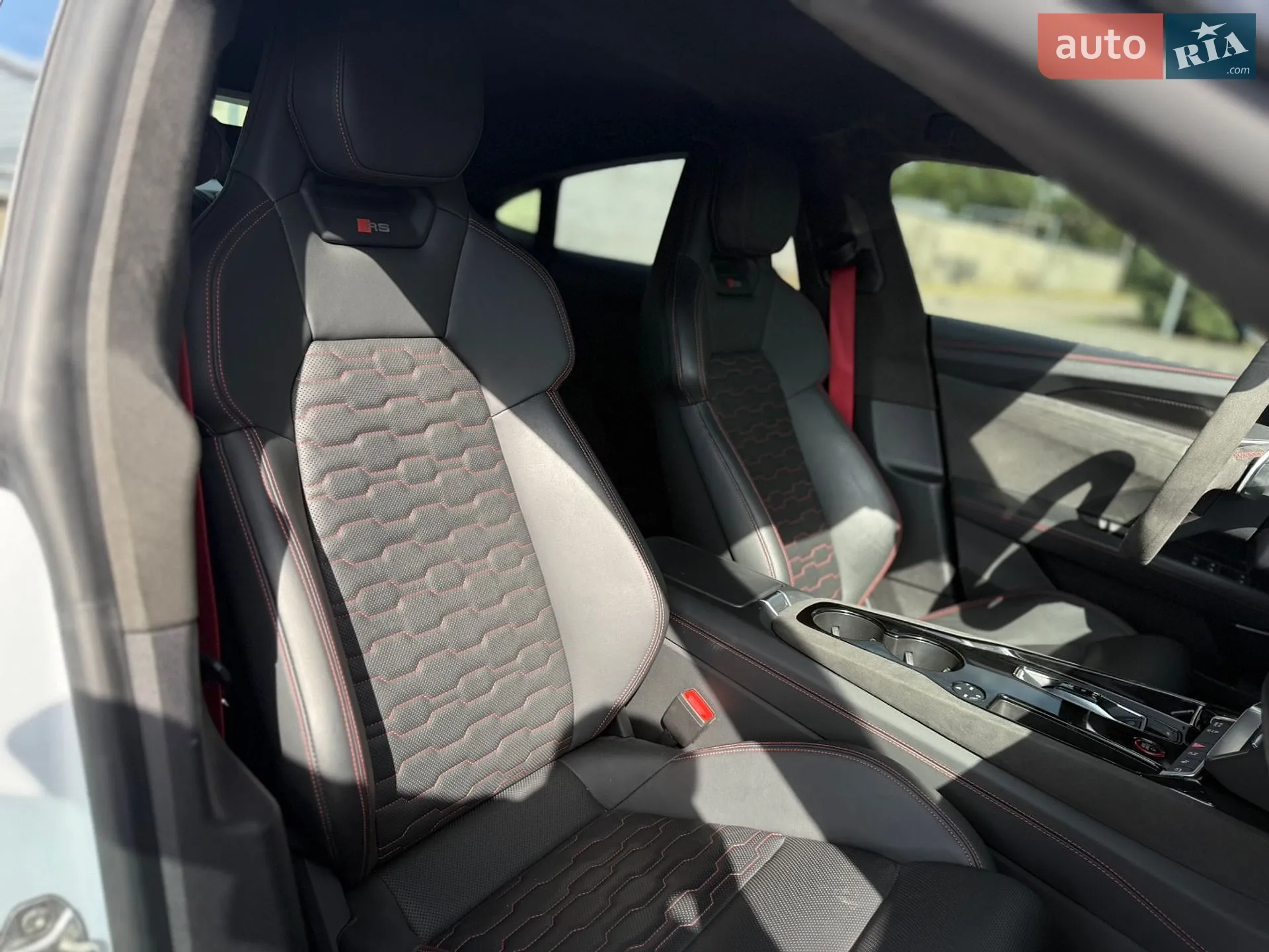 2021 Audi RS e-tron GT - мініатюра 46