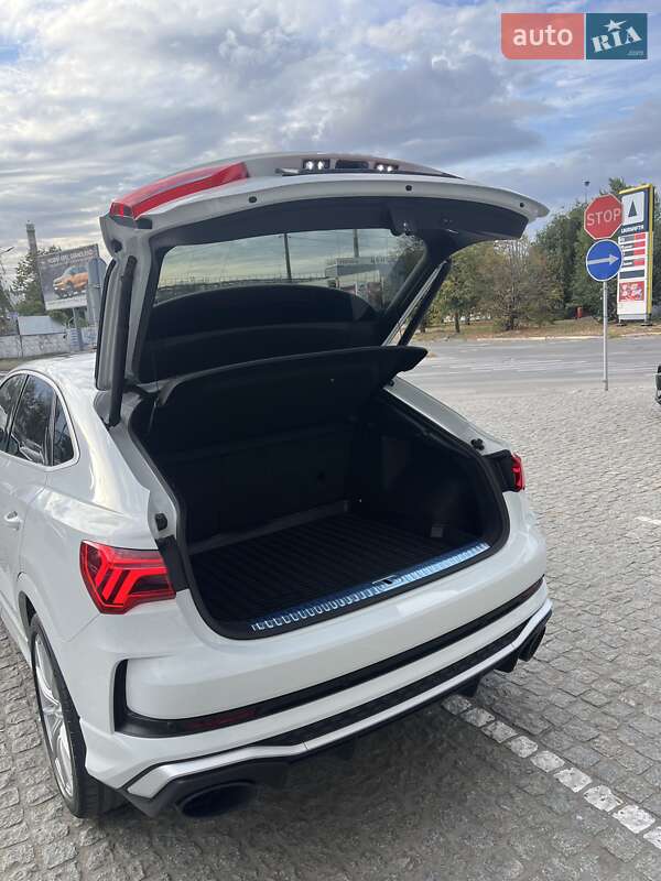 Внедорожник / Кроссовер Audi RS Q3 Sportback 2021 в Днепре