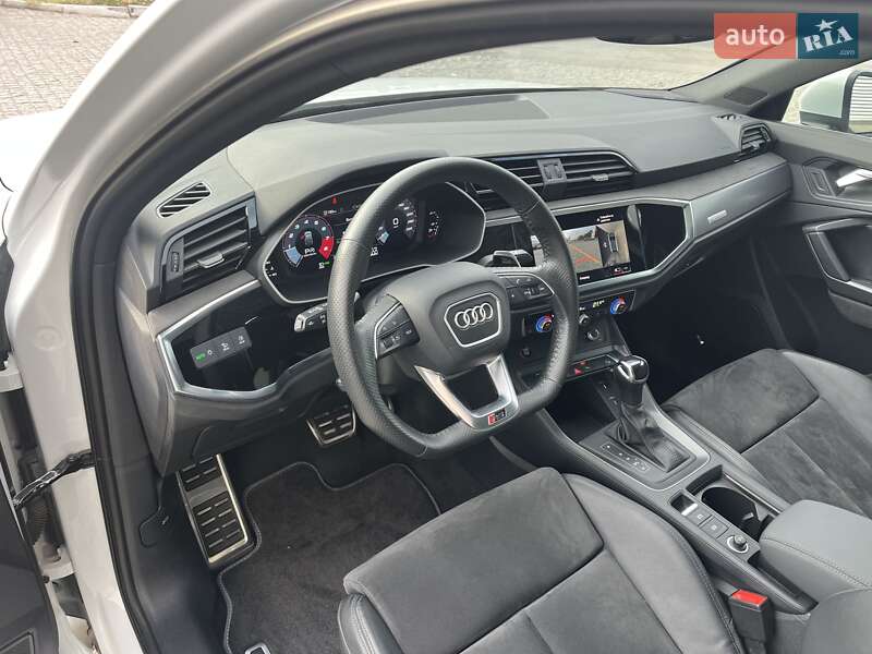 Внедорожник / Кроссовер Audi RS Q3 Sportback 2021 в Днепре