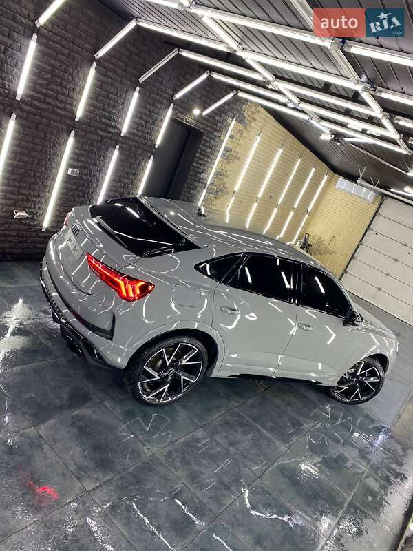 Внедорожник / Кроссовер Audi RS Q3 2021 в Киеве