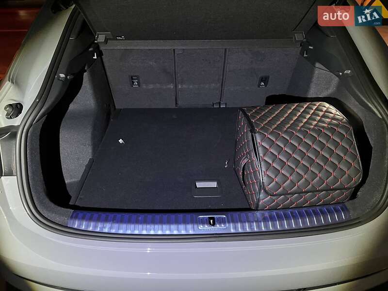 Внедорожник / Кроссовер Audi RS Q3 2021 в Киеве