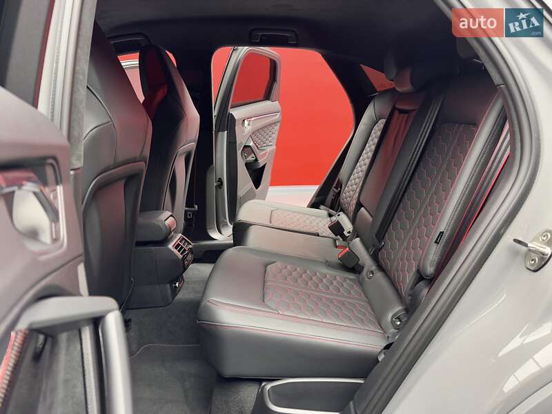 Позашляховик / Кросовер Audi RS Q3 2023 в Києві