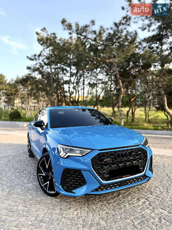 Внедорожник / Кроссовер Audi RS Q3 2023 в 