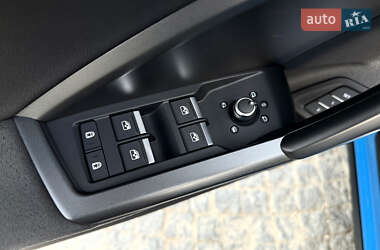 Внедорожник / Кроссовер Audi RS Q3 2023 в 