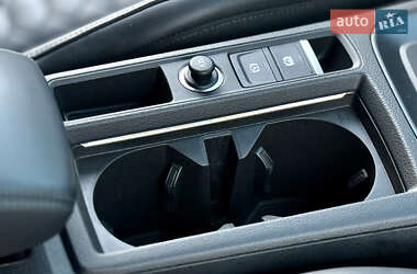 Внедорожник / Кроссовер Audi RS Q3 2023 в 