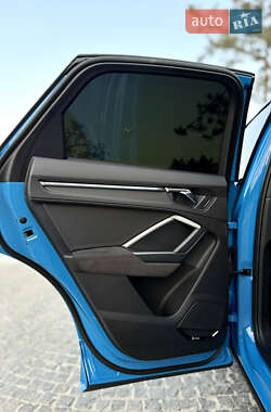 Внедорожник / Кроссовер Audi RS Q3 2023 в 
