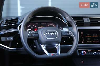 Внедорожник / Кроссовер Audi RS Q3 2021 в 