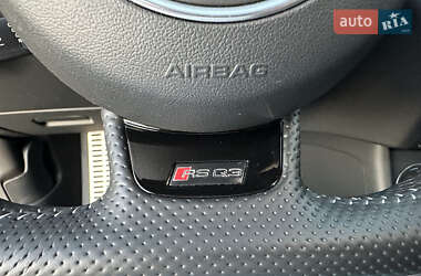 Позашляховик / Кросовер Audi RS Q3 2016 в  фото 100 Позашляховик / Кросовер Audi RS Q3 2016 в